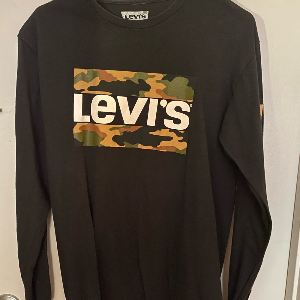 Levis long sleeve